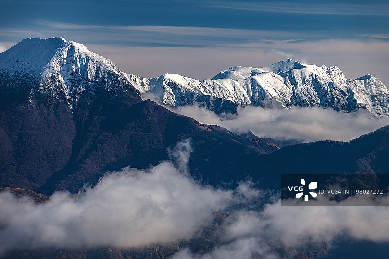 斯洛文尼亚普里莫斯卡朱利安阿尔卑斯山雪景图片素材