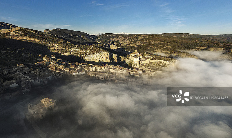 西班牙韦斯卡省阿尔克萨尔村航拍图片素材