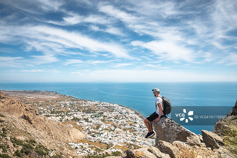 在圣托里尼岛徒步图片素材