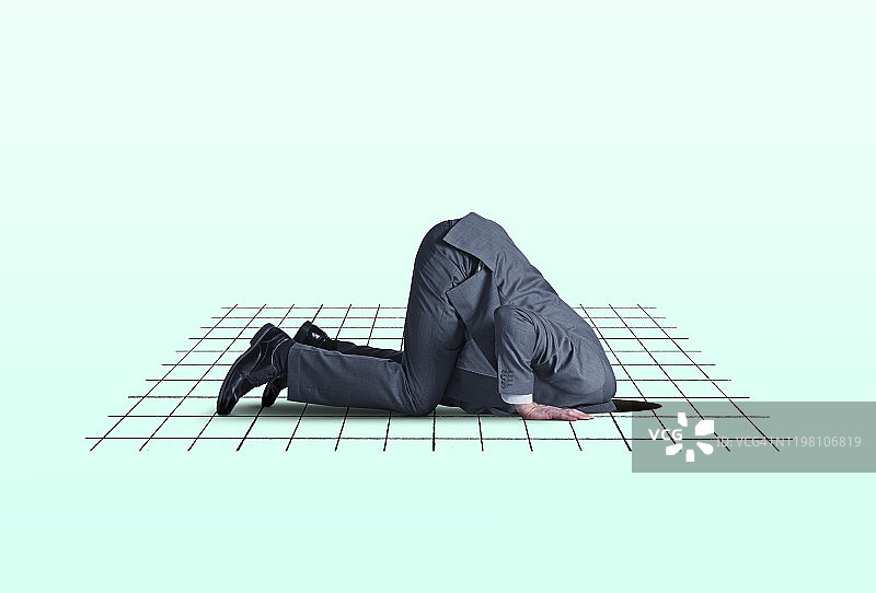 深陷财务困境图片素材