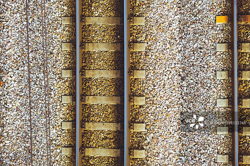 俯视角度的铁轨图片素材