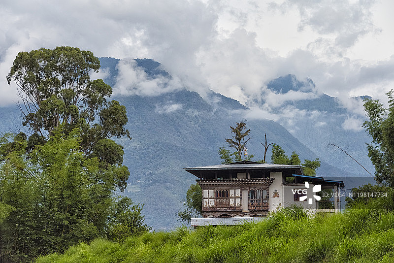 不丹普纳卡喜马拉雅山村庄房屋图片素材