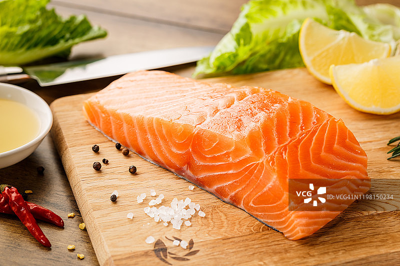 生鲑鱼牛排图片素材