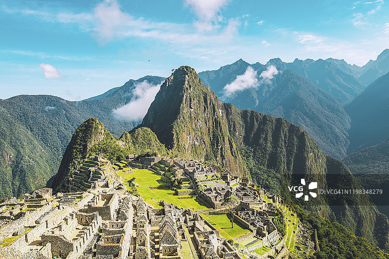 安第斯山脉中的马丘比丘印加遗址图片素材