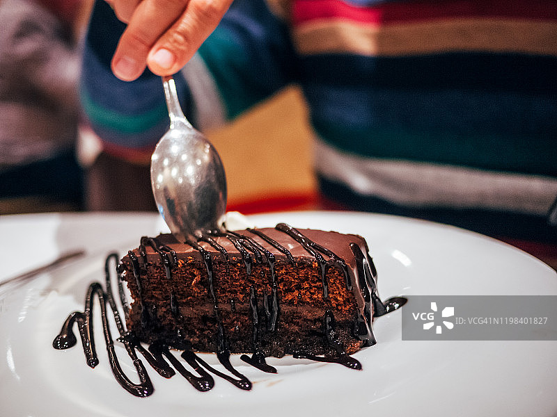 准备食用的布朗尼图片素材