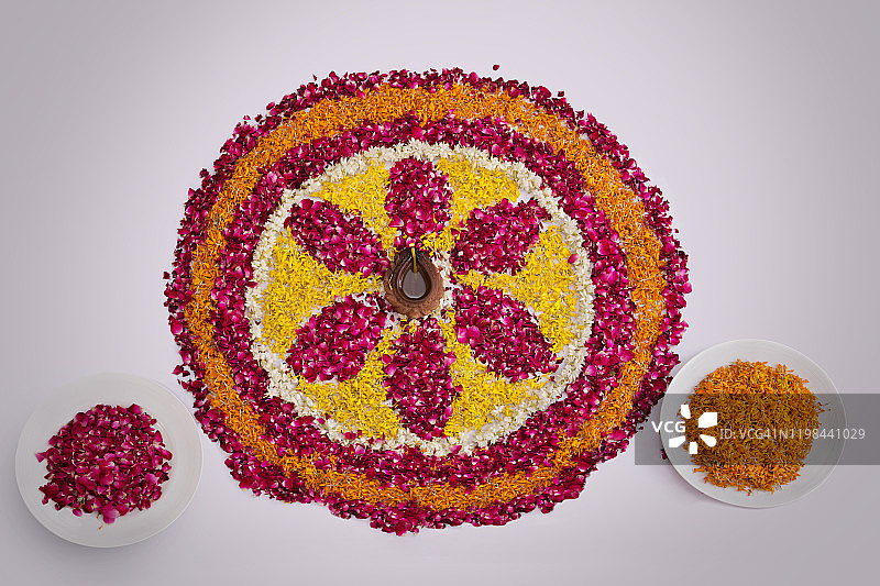 花瓣制作的蓝果丽图片素材