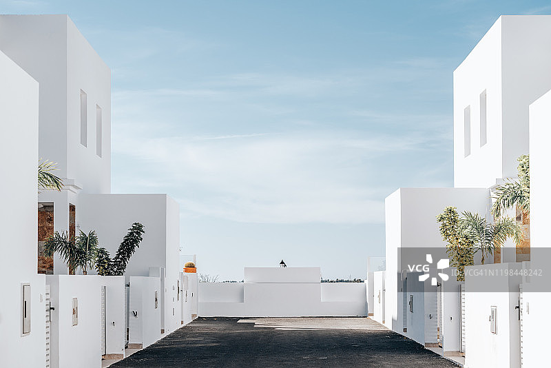 现代极简建筑细节蓝天背景图片素材