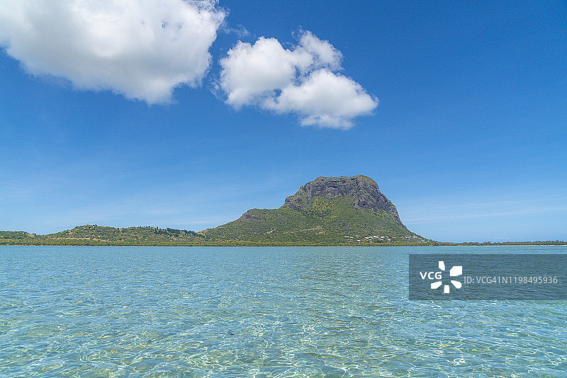 印度洋毛里求斯热带泻湖的清澈海水图片素材