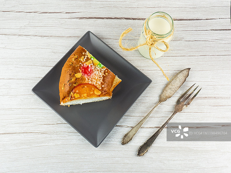 西班牙特色美食：国王节奶油蛋糕图片素材