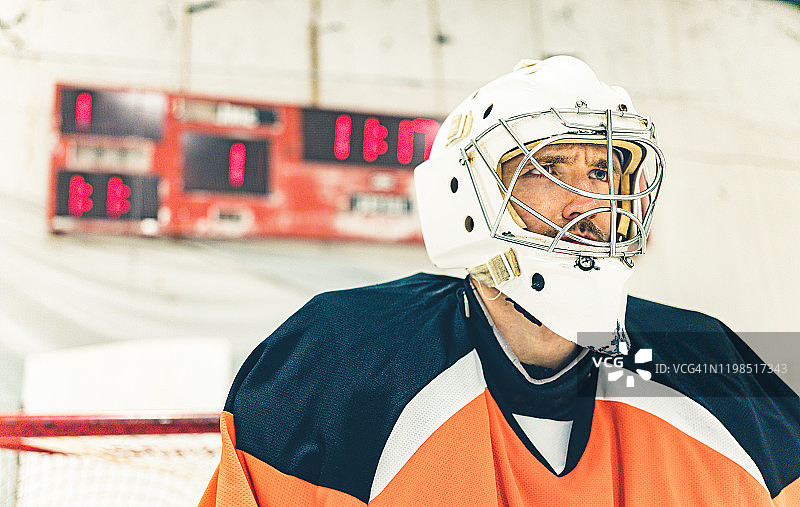 职业冰球守门员图片素材