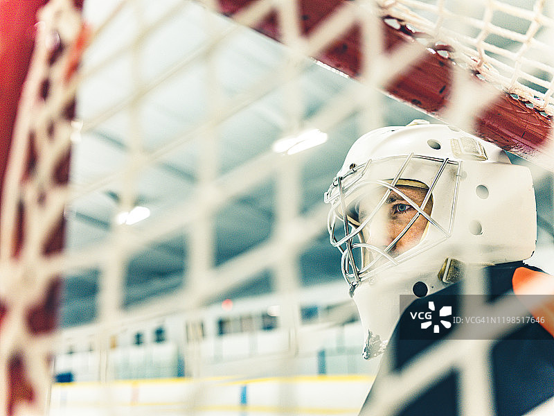 职业冰球守门员图片素材