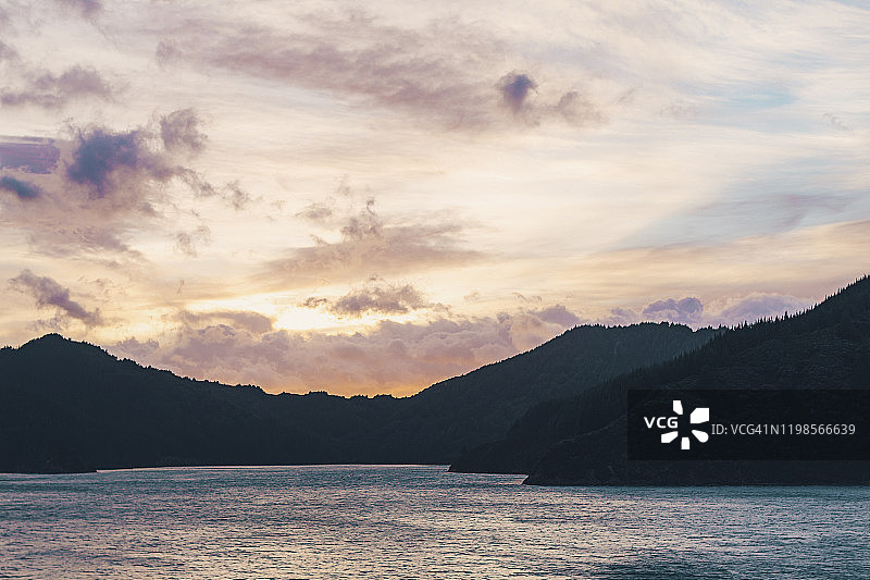 夏洛特皇后湾日出图片素材