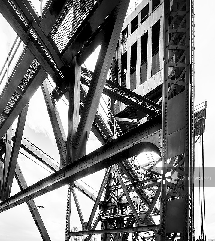 城市桥梁黑白照片图片素材