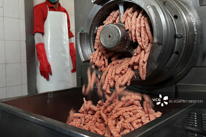 工厂仓库里的香肠图片素材