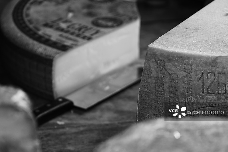 格鲁耶尔、孔泰和帕尔马干酪图片素材