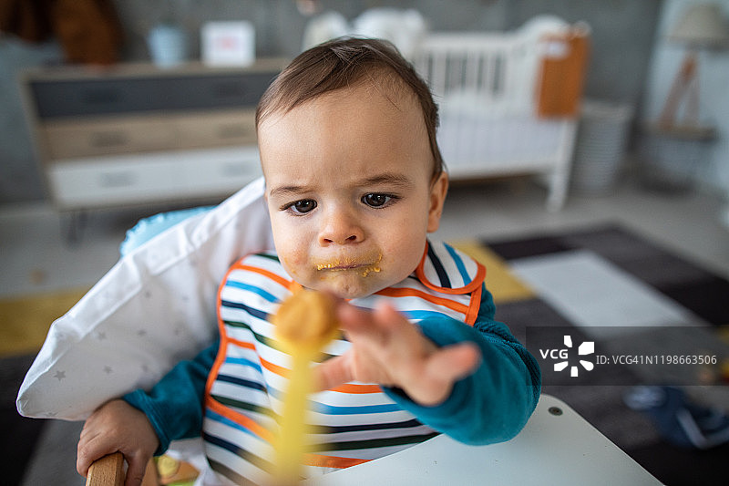 妈妈，我不要了！图片素材