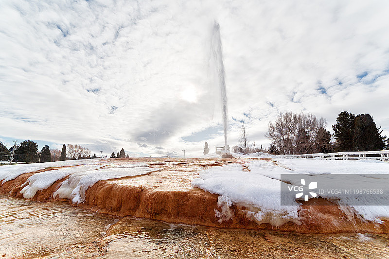 爱达荷州东南部，冬日下午的苏打泉间歇泉图片素材