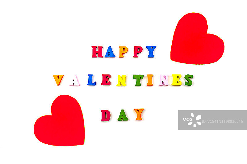 情人节快乐彩色字母，白色背景上的两颗红心图片素材