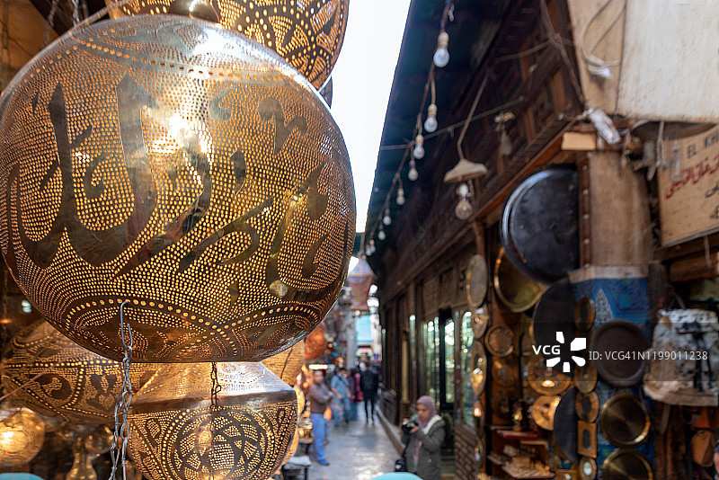 埃及开罗汗哈利利市场出售的灯具图片素材