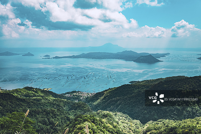 吕宋岛八打雁塔尔火山岛，菲律宾图片素材