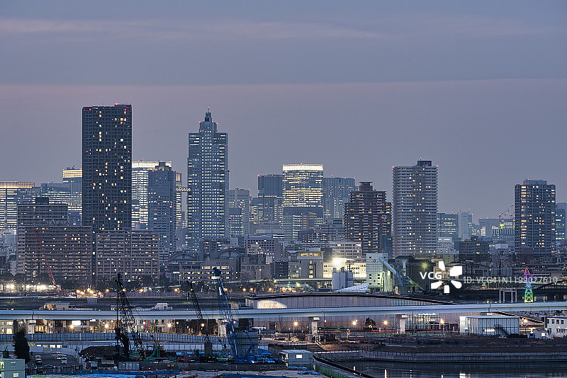 城市天际线（黄昏）图片素材