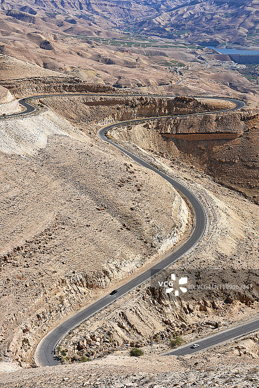 约旦国王公路山区道路鸟瞰图图片素材