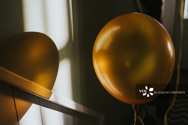 黄色气球图片素材