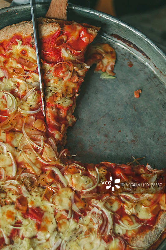 切自制意式披萨图片素材