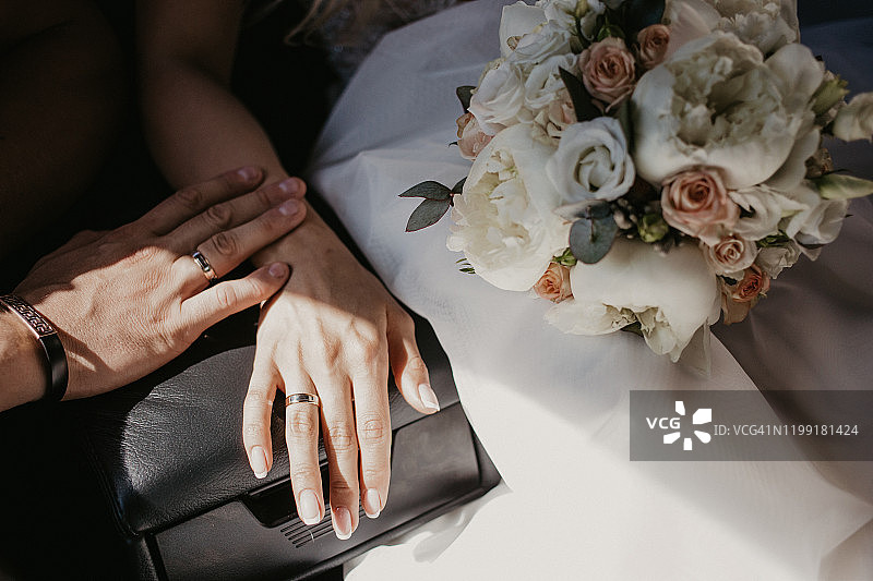 婚礼夫妇手部特写（戒指）图片素材