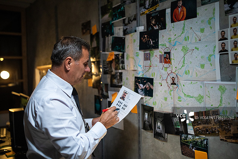 警察侦探可能比预期更早破案图片素材