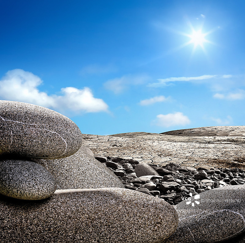 阳光下的干旱景观图片素材