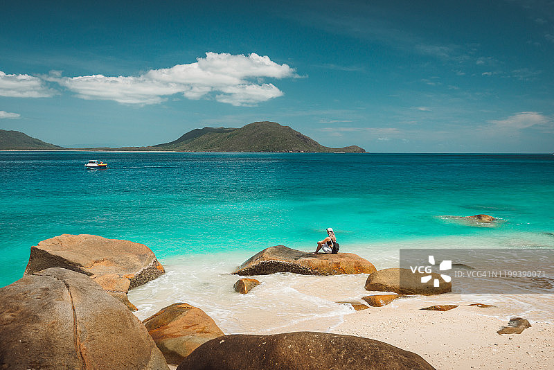 海滩背包客图片素材