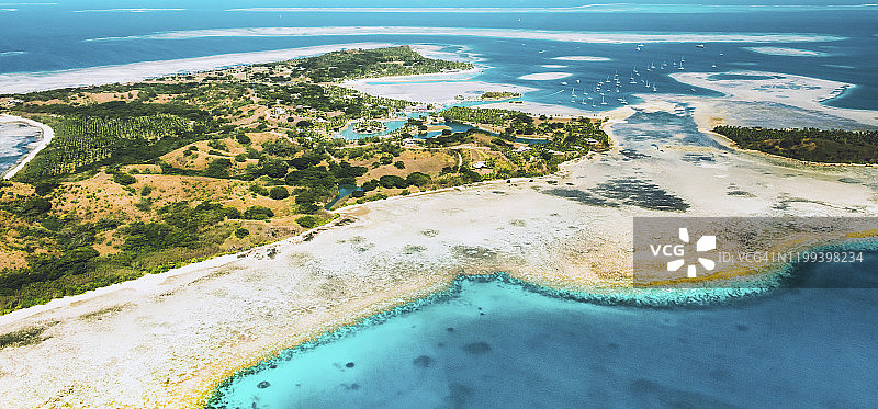 斐济群岛的珊瑚礁和海滩图片素材