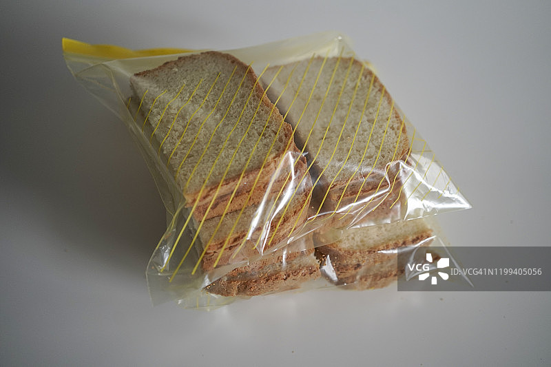 塑料袋里的面包片图片素材