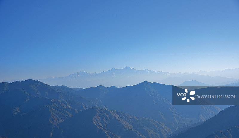 背景抽象朦胧的山脉彩色壁纸数字艺术渐变蜡笔戏剧性的背景图片素材