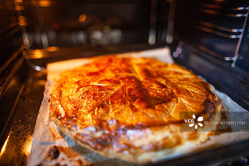 美食 - 国王饼的烹饪图片素材