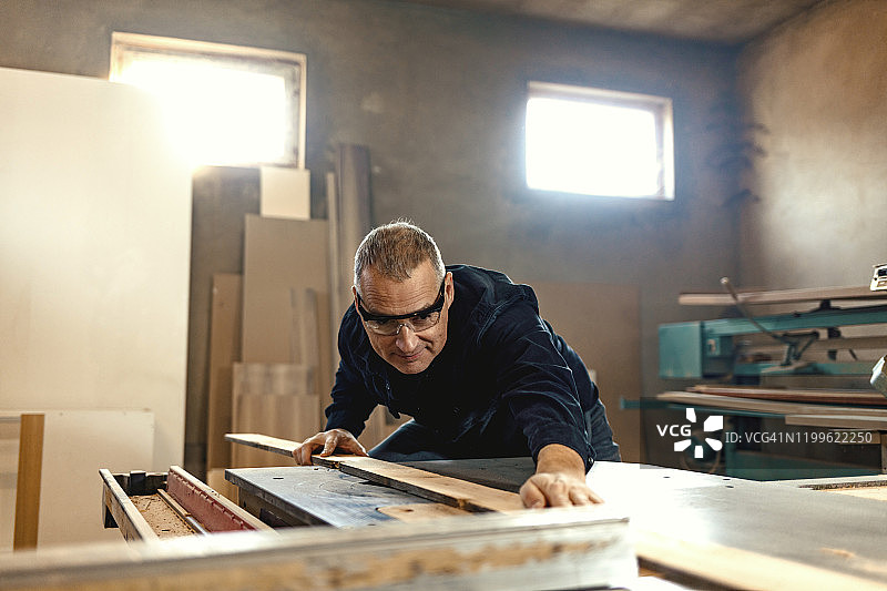 木工专家图片素材