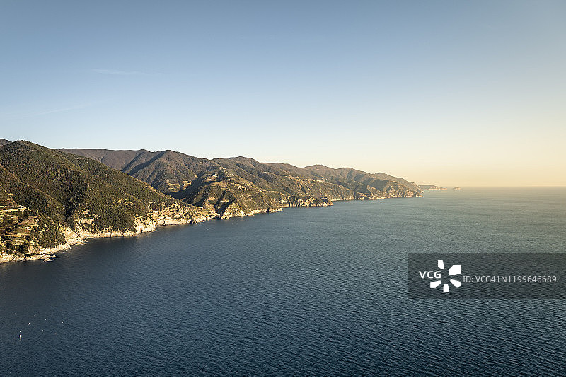意大利利古里亚蒙特罗索阿尔马雷海岸线图片素材