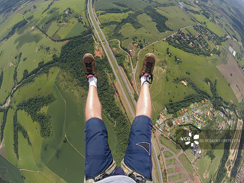 跳伞员的视角图片素材