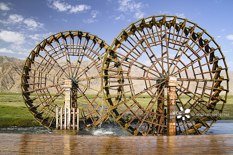 塔什库尔干水磨图片素材