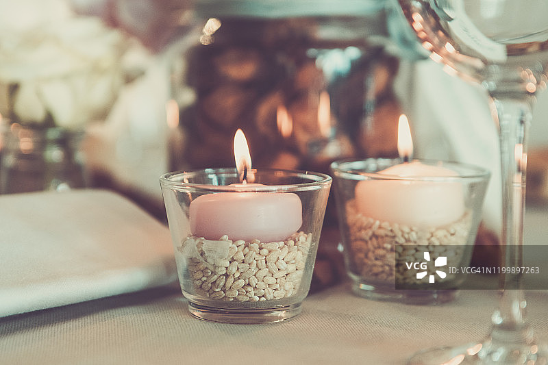 婚礼招待会上用饼干作为桌子装饰的特写镜头，意大利伦巴第图片素材