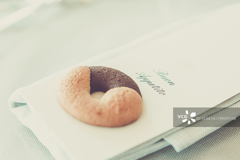 意大利伦巴第婚礼饼干餐位特写图片素材