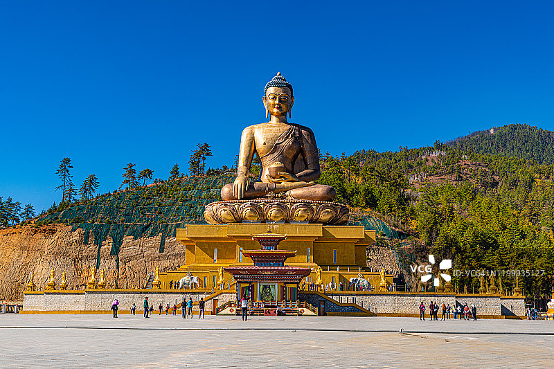 不丹廷布佛陀多登玛雕像图片素材