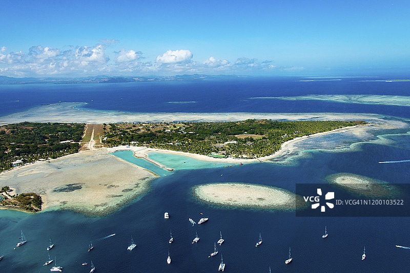 斐济群岛的珊瑚礁和海滩图片素材