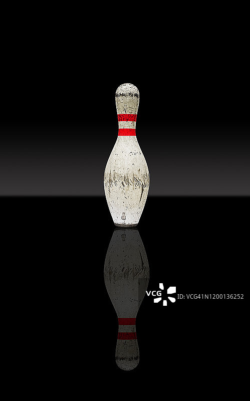 单只保龄球瓶图片素材