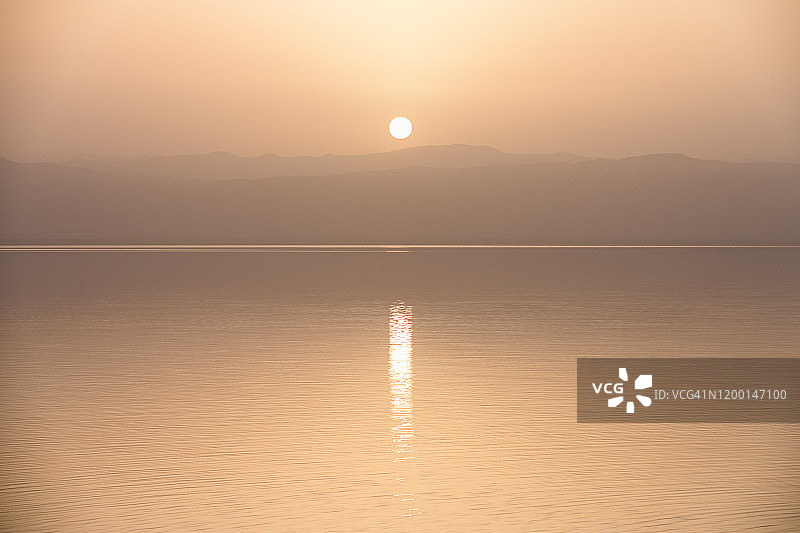 死海上的日落图片素材
