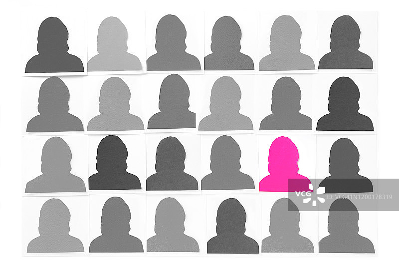 粉色衣服的女人图片素材