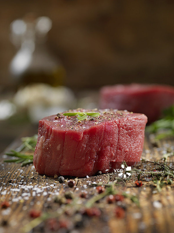 调味生菲力牛排图片素材