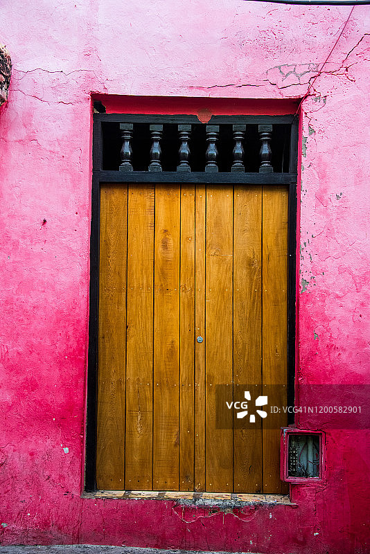 哥伦比亚卡塔赫纳色彩鲜艳的房屋图片素材