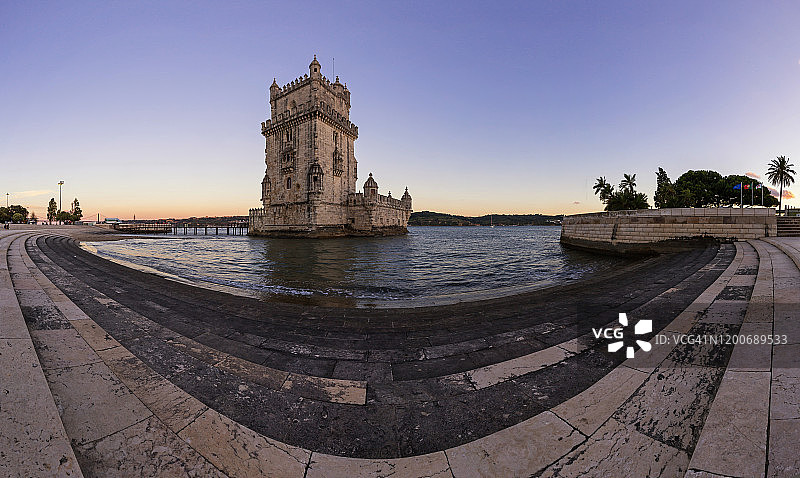 日落下的贝伦塔，里斯本，葡萄牙图片素材